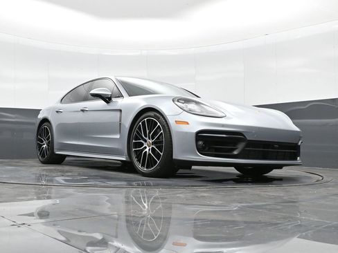 Certified 2023 Porsche Panamera 4 Platinum Edition image 40