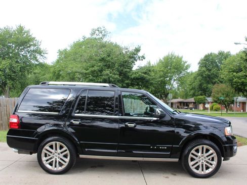 Used 2016 Ford Expedition Platinum AWD/4WD image 10