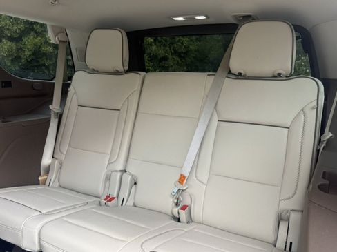 Used 2022 GMC Yukon Denali RWD image 16