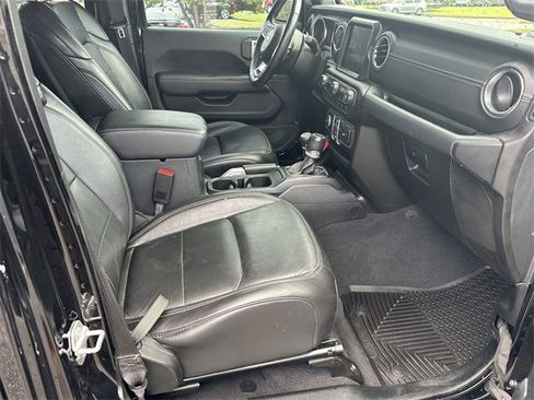 Used 2020 Jeep Gladiator Overland image 13