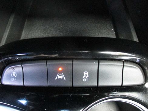 Used 2022 Buick Encore GX Preferred w/ Cold Weather Comfort Package FWD image 25