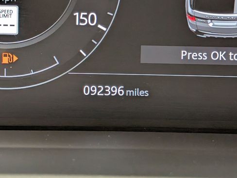 Used 2019 Land Rover Range Rover Sport HSE image 18