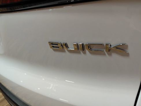 Used 2025 Buick Enclave Preferred AWD/4WD image 16