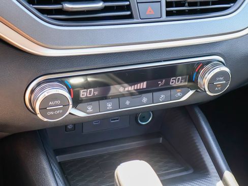 New 2026 Nissan Altima 2.5 SR w/ SR Midnight Edition Package FWD image 13