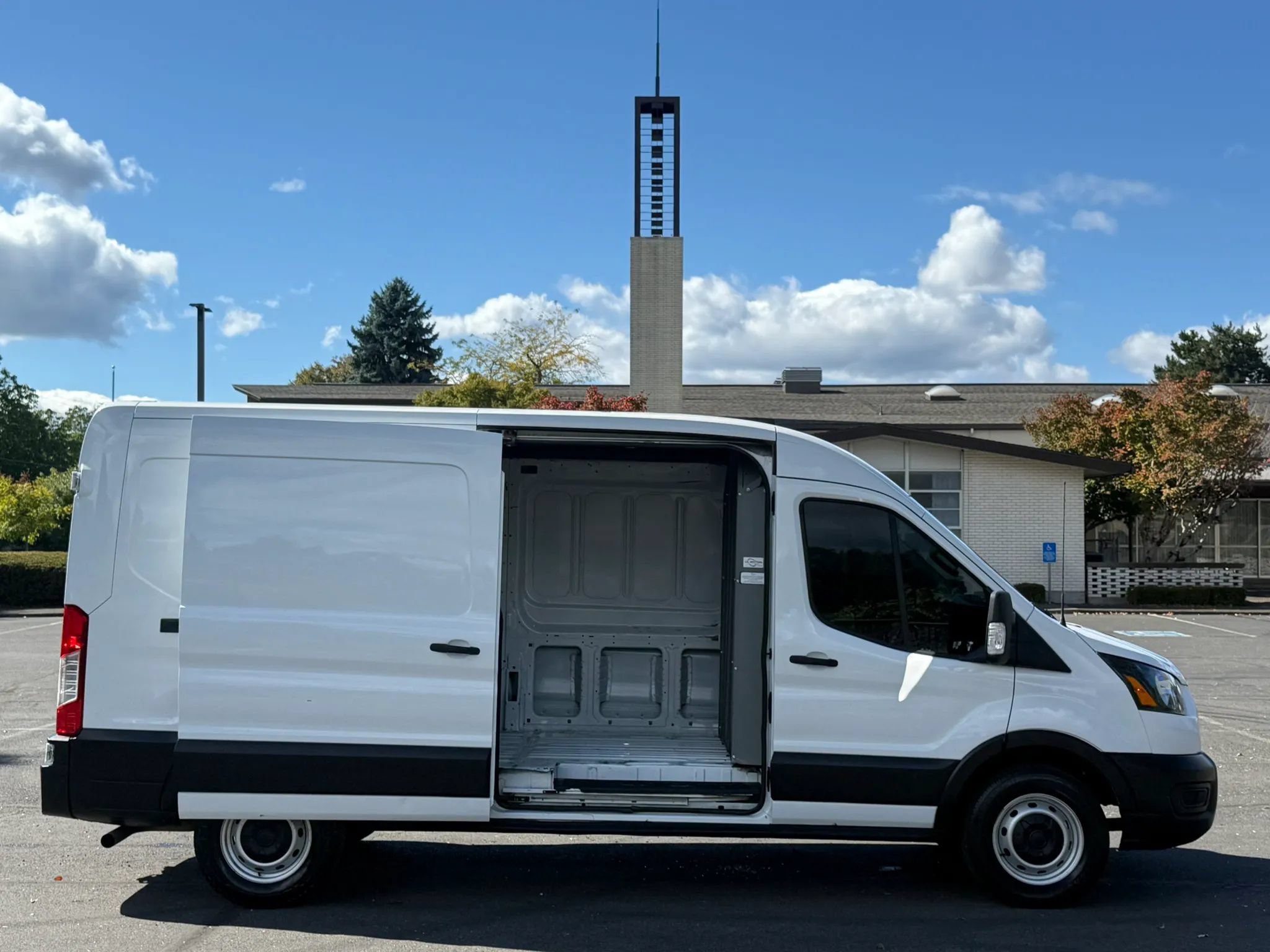 Used 2022 Ford Transit 250 Medium Roof RWD image 23