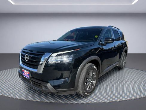 Used 2022 Nissan Pathfinder SV AWD/4WD image 2