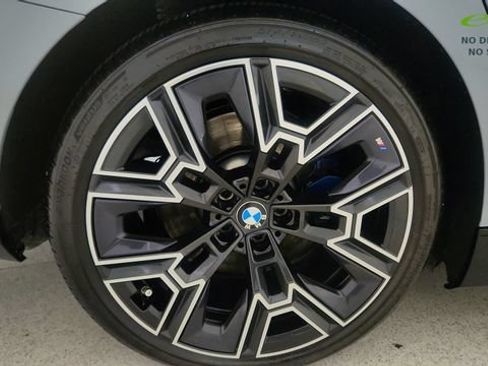 Used 2026 BMW i5 eDrive40 w/ M Sport Package RWD image 97