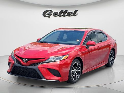 Used 2019 Toyota Camry SE FWD image 1