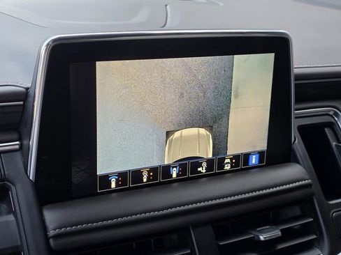 Used 2023 GMC Yukon SLT w/ SLT Luxury Package RWD image 18