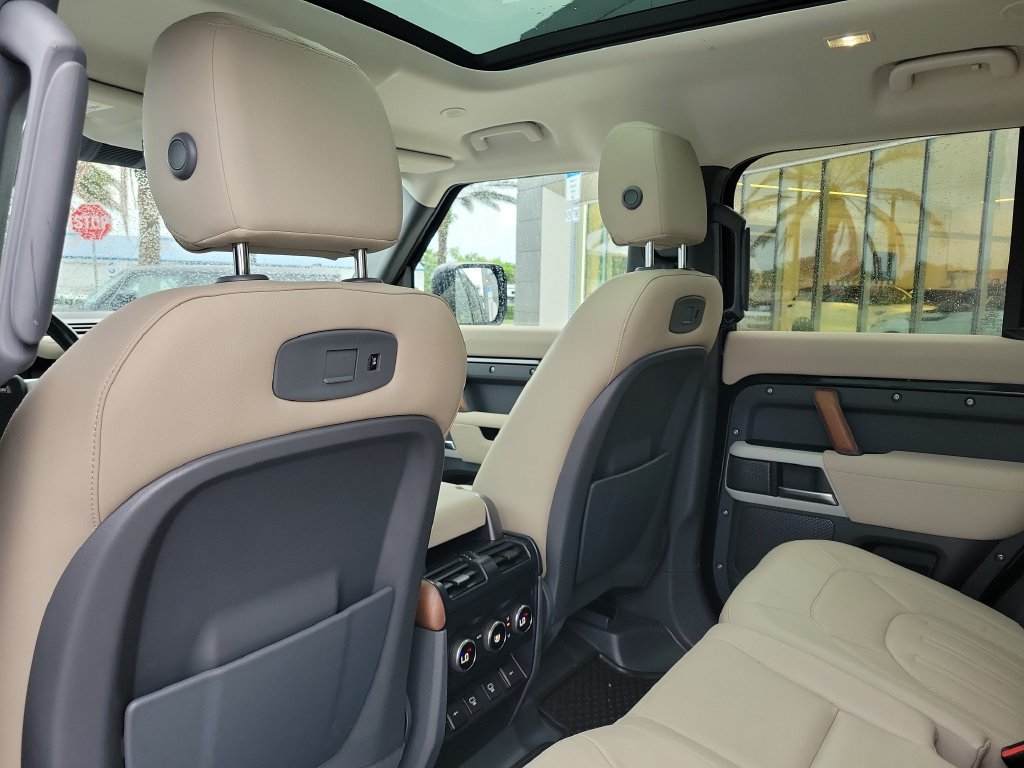 Used 2022 Land Rover Defender 110 S AWD/4WD image 16