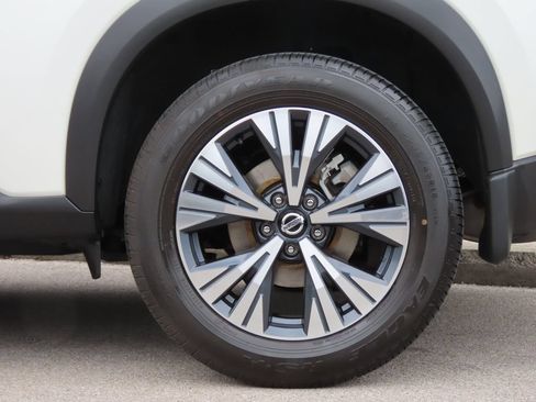 Used 2021 Nissan Rogue SV FWD image 15