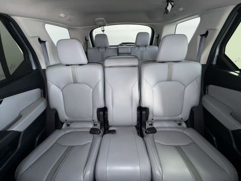 Used 2023 Honda Pilot Touring image 25