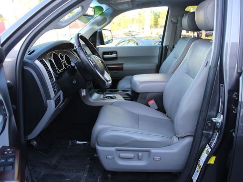 Used 2014 Toyota Sequoia Platinum AWD/4WD image 19