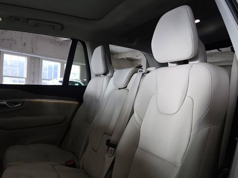 Certified 2025 Volvo XC90 T8 Plus image 17