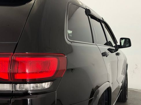 Used 2018 Jeep Grand Cherokee Altitude AWD/4WD image 54