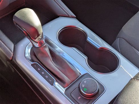 Used 2025 Chevrolet Blazer LT image 19