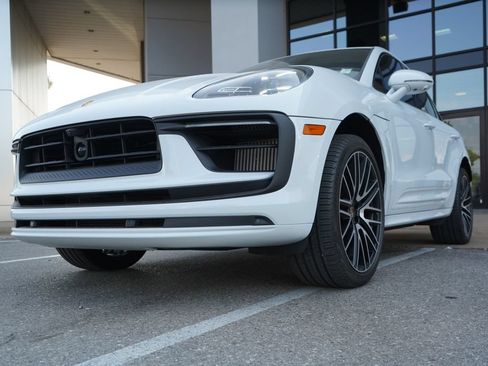 Used 2024 Porsche Macan S AWD/4WD image 4