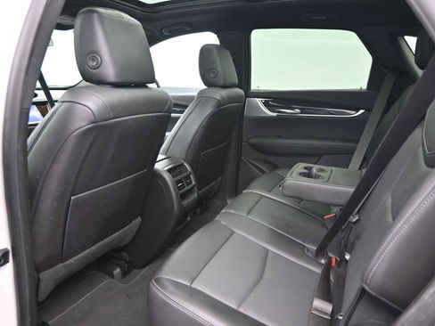 Used 2024 Cadillac XT5 Premium Luxury FWD image 6