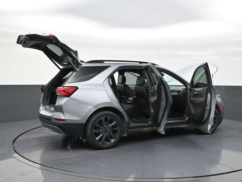 Used 2024 Chevrolet Equinox RS FWD image 29