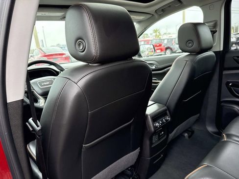 Used 2023 GMC Acadia AT4 w/ Preferred Package image 12