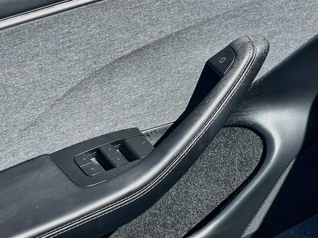 Used 2025 Tesla Model 3 Long Range RWD image 17