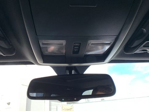 Used 2013 Dodge Challenger R/T image 16