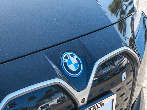 Used 2023 BMW i4 eDrive40 w/ Parking Assistance Package RWD image 9