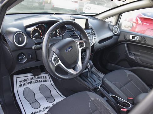 Used 2014 Ford Fiesta SE w/ Equipment Group 201A image 9