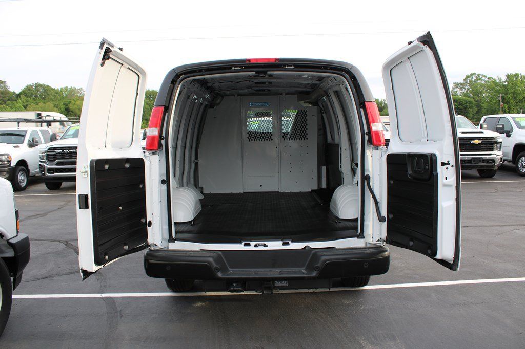 Used 2025 GMC Savana 2500 w/ Driver Convenience Package RWD image 15