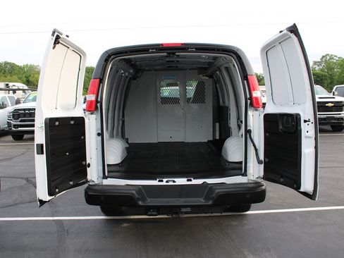 Used 2025 GMC Savana 2500 w/ Driver Convenience Package RWD image 15