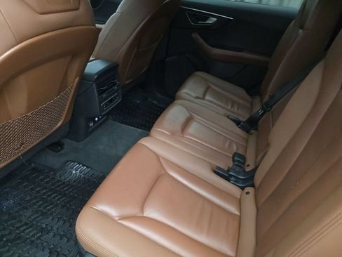 Used 2020 Audi Q7 2.0T Premium w/ Cold Weather Package AWD/4WD image 11