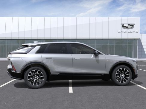 New 2026 Cadillac Lyriq Sport AWD/4WD image 5