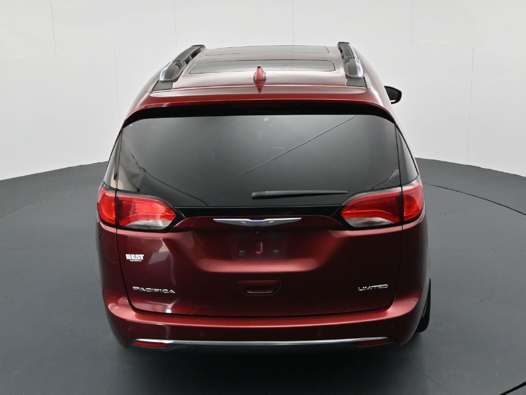 Used 2020 Chrysler Pacifica Limited w/ Tire & Wheel Group FWD image 24