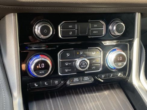 Used 2022 GMC Yukon Denali image 22