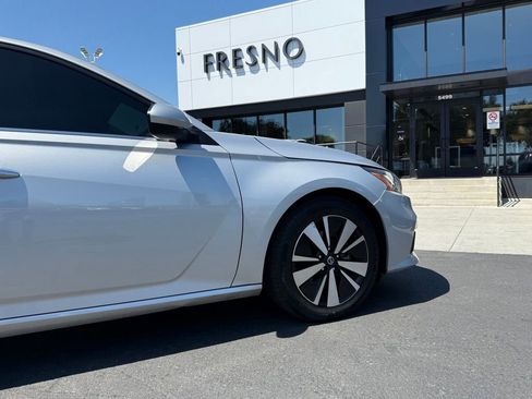 Used 2022 Nissan Altima 2.5 SV FWD image 13