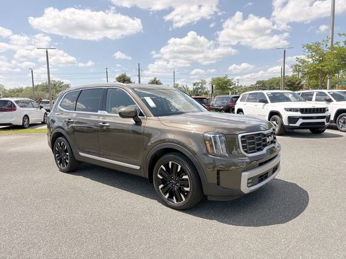 Used 2023 Kia Telluride SX image 1
