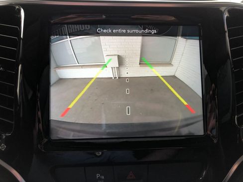 Used 2020 Jeep Cherokee Limited FWD image 27