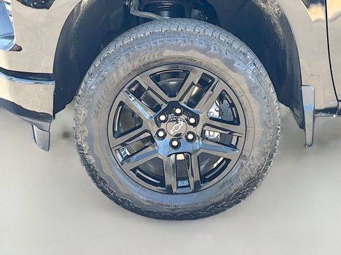 Used 2025 Chevrolet Silverado 1500 Custom Trail Boss w/ Turbomax Blackout Package AWD/4WD image 29
