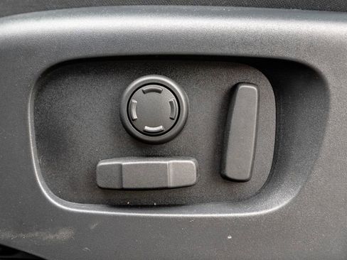 Used 2025 Land Rover Discovery Sport S image 19