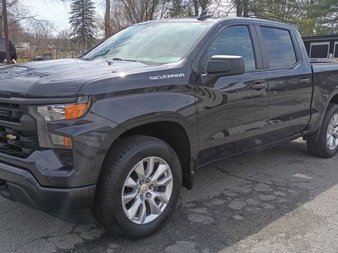 Used 2022 Chevrolet Silverado 1500 Custom image 3