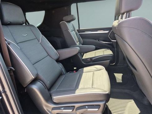 New 2025 Cadillac Escalade ESV Sport w/ LPO, Floor Liner Package AWD/4WD image 28