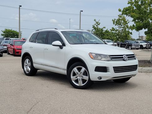 Used 2013 Volkswagen Touareg TDI AWD/4WD image 35