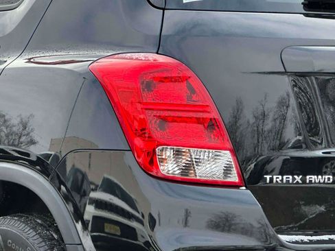 Used 2022 Chevrolet Trax LS w/ Tint and Cruise Package image 9