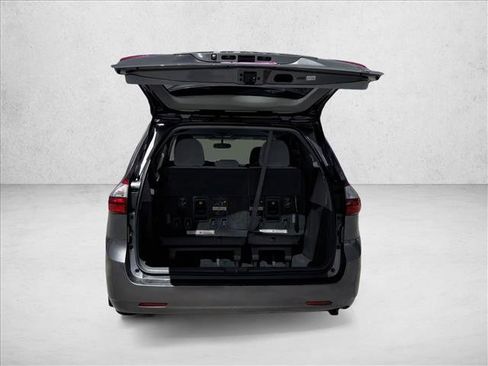 Used 2015 Toyota Sienna LE FWD image 7