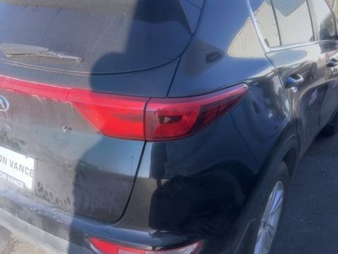 Used 2019 Kia Sportage LX image 3