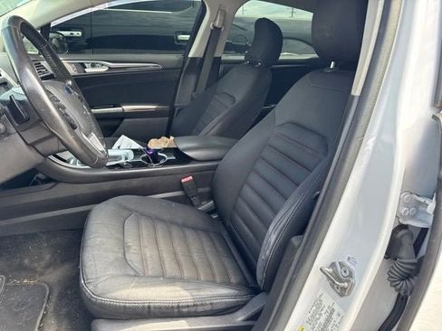 Used 2016 Ford Fusion SE w/ Equipment Group 201A AWD/4WD image 16