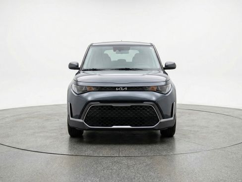 Used 2025 Kia Soul LX w/ LX Technology Package image 2
