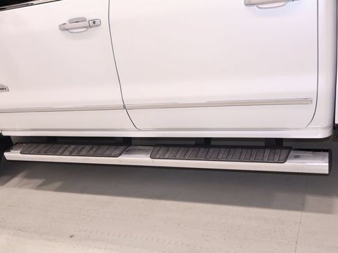 Used 2018 Chevrolet Silverado 1500 High Country AWD/4WD image 39