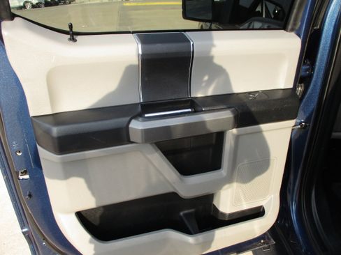 Used 2017 Ford F150 XLT w/ Trailer Tow Package image 6