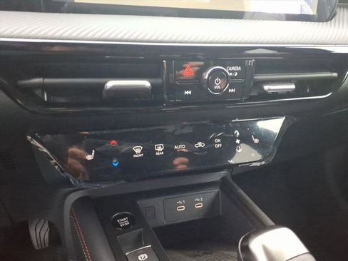 New 2026 Nissan Kicks SR image 12